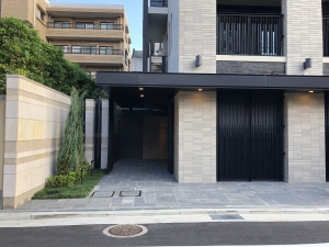 パークホームズ大濠公園1丁目のマンションにアイアンを納品させて頂きました